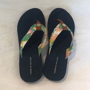Woman’s Tommy Hilfiger flip flops
